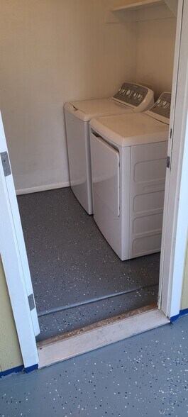 laundry room - 1140 E Curry Rd