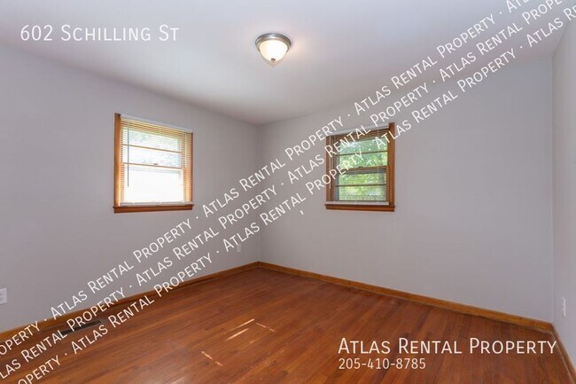 Building Photo - 602 Schilling St