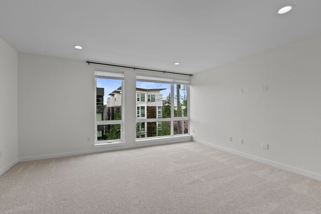 Building Photo - ULTRA-MODERN Townhome w/AC and Views in the Heart of Eastlake!
