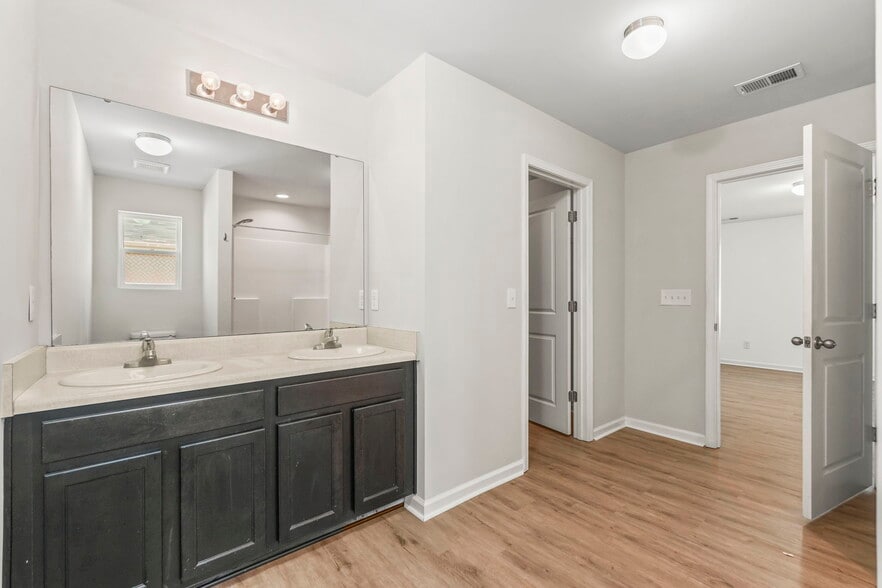 Building Photo - 1789 Sapphire Dr