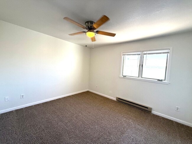 Building Photo - Townhome in Prescott!