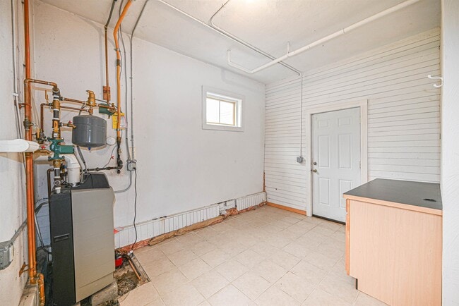 Building Photo - 55 Bay St