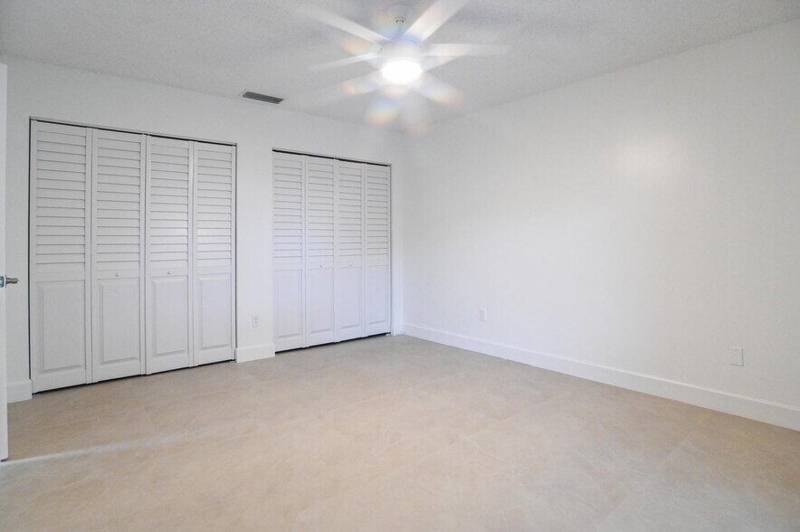 Building Photo - 1148 Summit Trail Cir