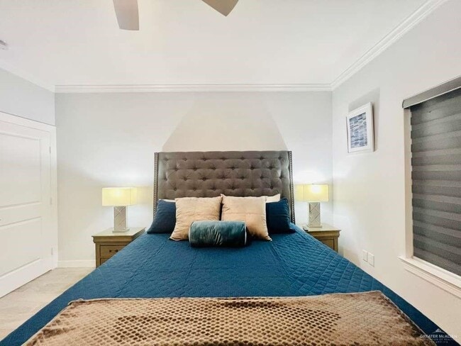 Building Photo - 27 Fir Ave