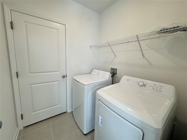 Building Photo - 1946 Sarah St