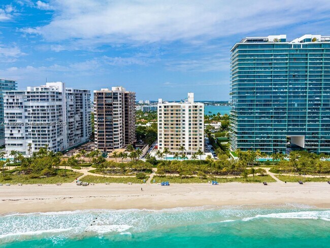 Building Photo - 10185 Collins Ave