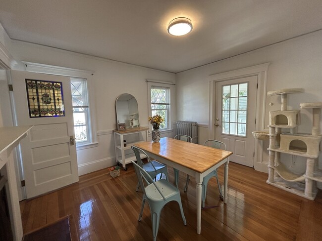 Primary Photo - 108 Brooks St