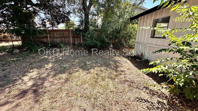 Building Photo - 4712 S Blackwelder Ave