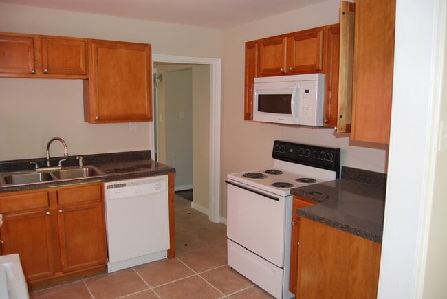 Building Photo - 1811 Binford Ln