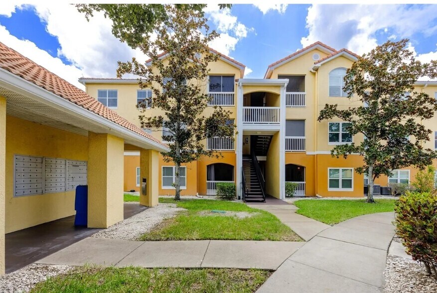 Building Photo - 10764 70th Ave