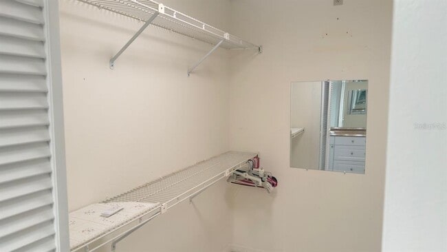 Building Photo - 4765 Oak Forest Dr W