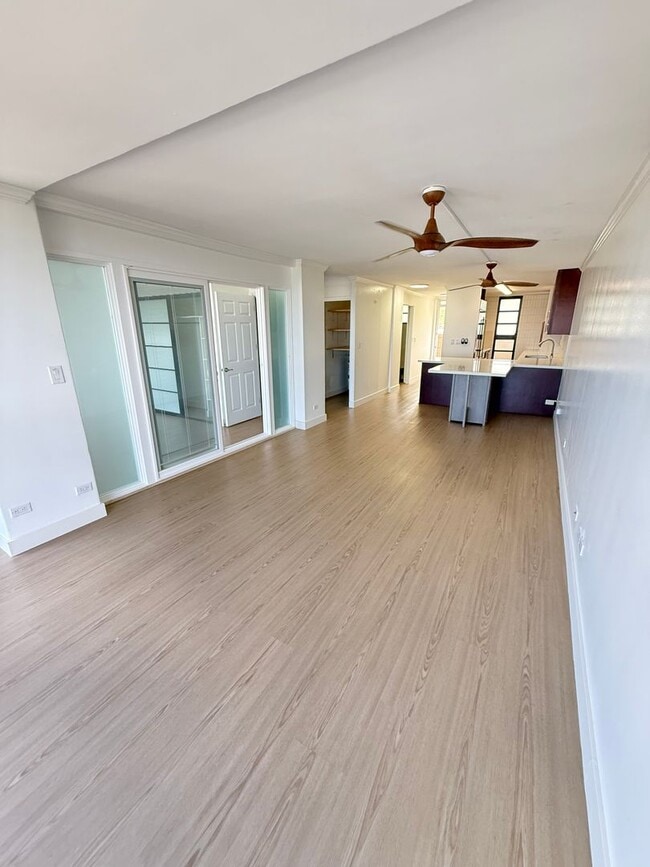 Building Photo - 4300 Waialae Ave