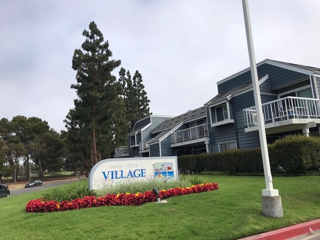 Building Photo - 6000 Bixby Village Dr