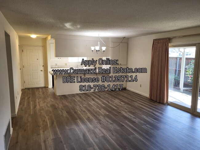 Building Photo - 6046 Vía Casitas