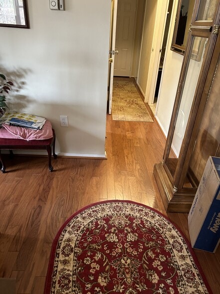 Building Photo - 4401 Roland Ave