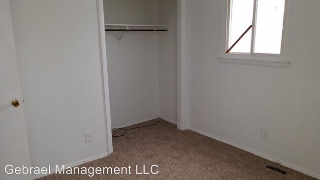 Building Photo - 420 Pingree Ave