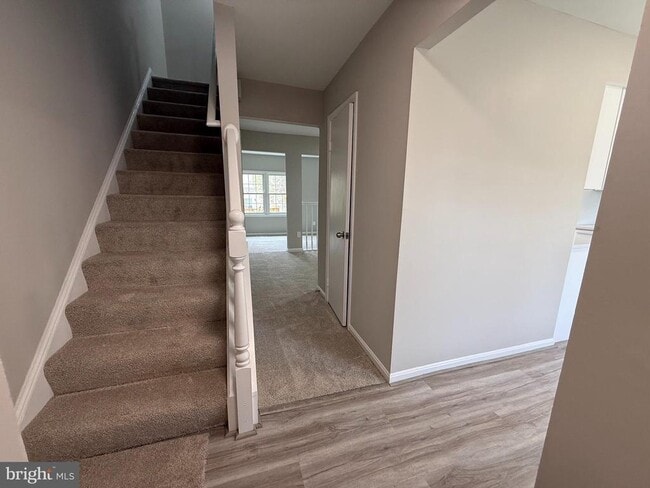 Building Photo - 4924 McFarland Dr