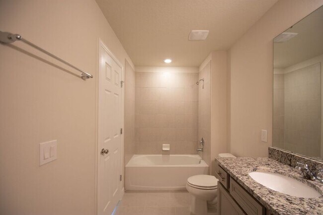 Building Photo - 3936 Plainview Dr