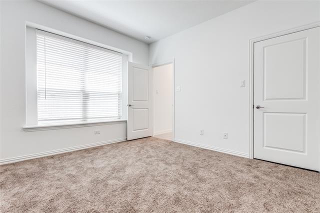 Building Photo - 8129 Lindheimer Ln