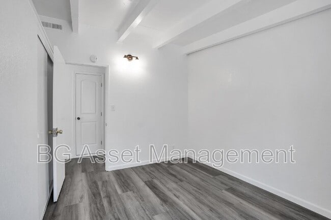 Building Photo - 1588 Ridgecrest Rd