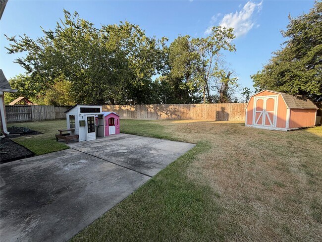 Building Photo - 19026 N Canyon Dr