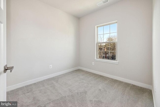 Building Photo - 9643 Tall Oaks Rd