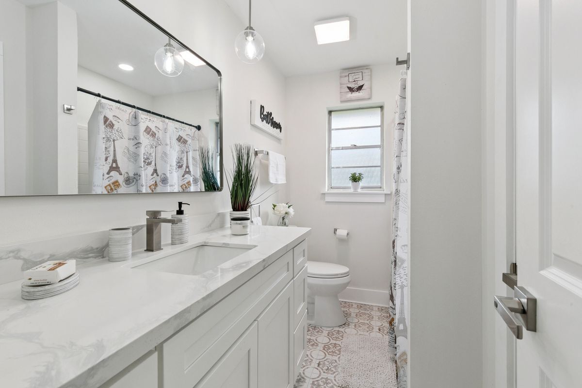 Building Photo - 839 Behrman Ave