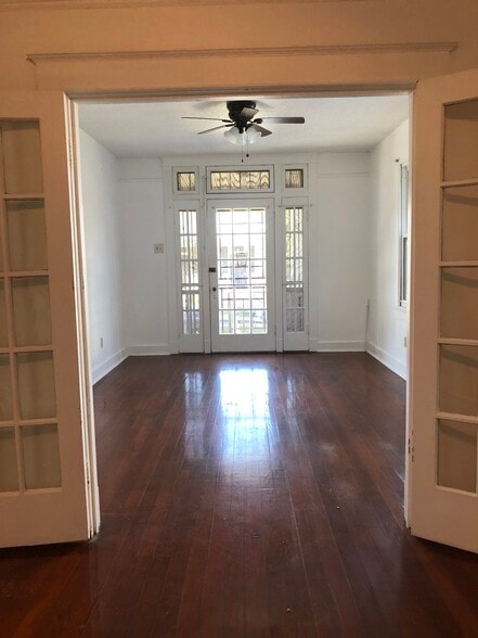 Living room - 1810 Paul Morphy St