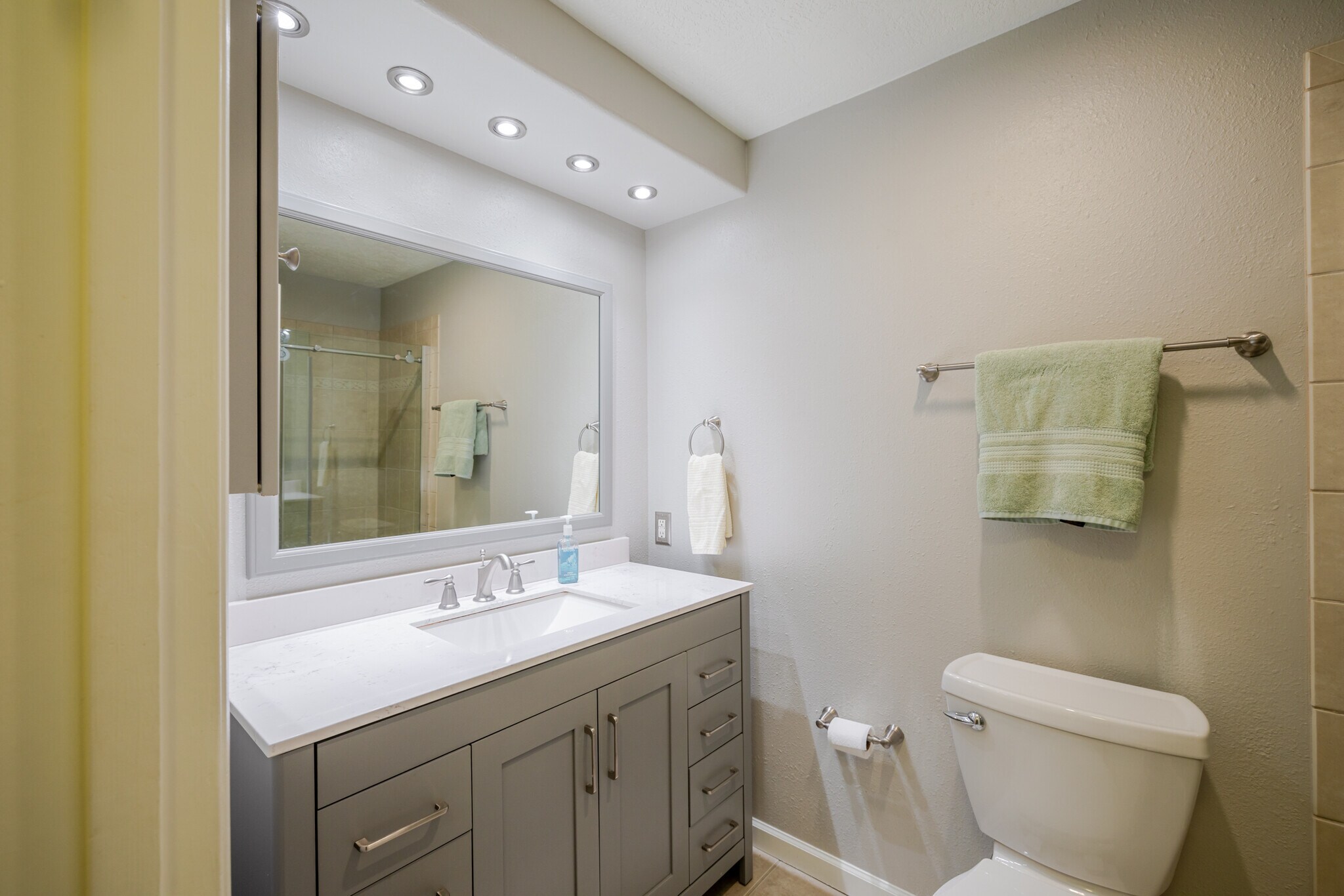 Building Photo - 3124 S Falling Brook Ln