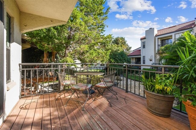 Building Photo - 240 Windward Passage