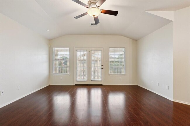 Building Photo - 16100 S Great Oaks Dr