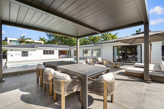 Building Photo - 116 W 1st Ct