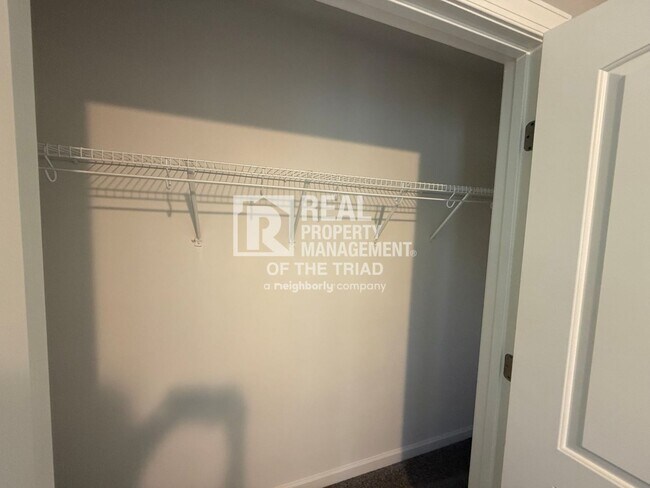 Building Photo - 2234 Nettlebrook Dr