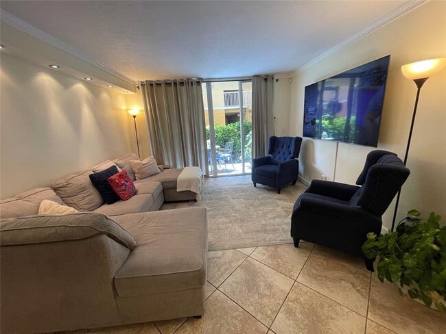 Building Photo - 1341 SE 3rd Ave