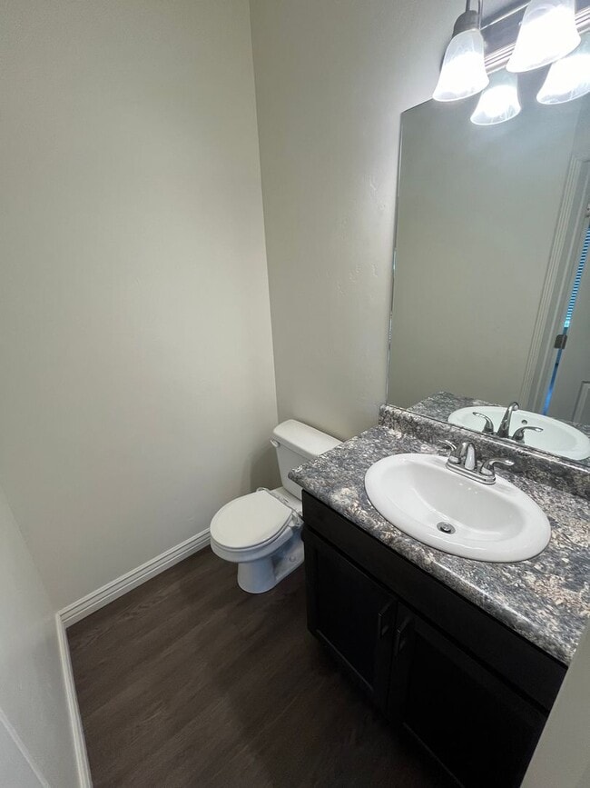 Building Photo - 1 Female Room in a Cute Orem Townhome