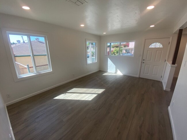 Building Photo - Completely Remodeled 2 Bed, 1 Bath with Garage and Large Yard!