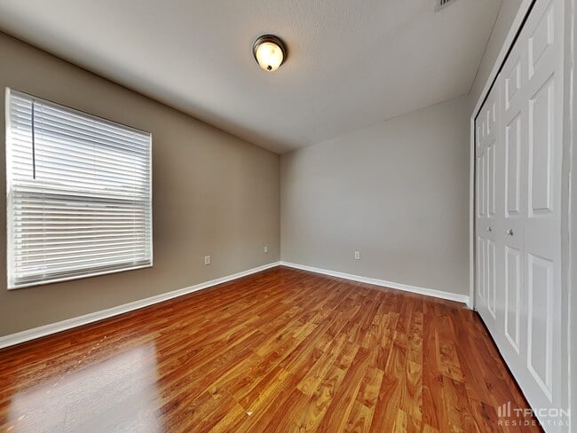 Building Photo - 24633 Laurel Ridge Dr