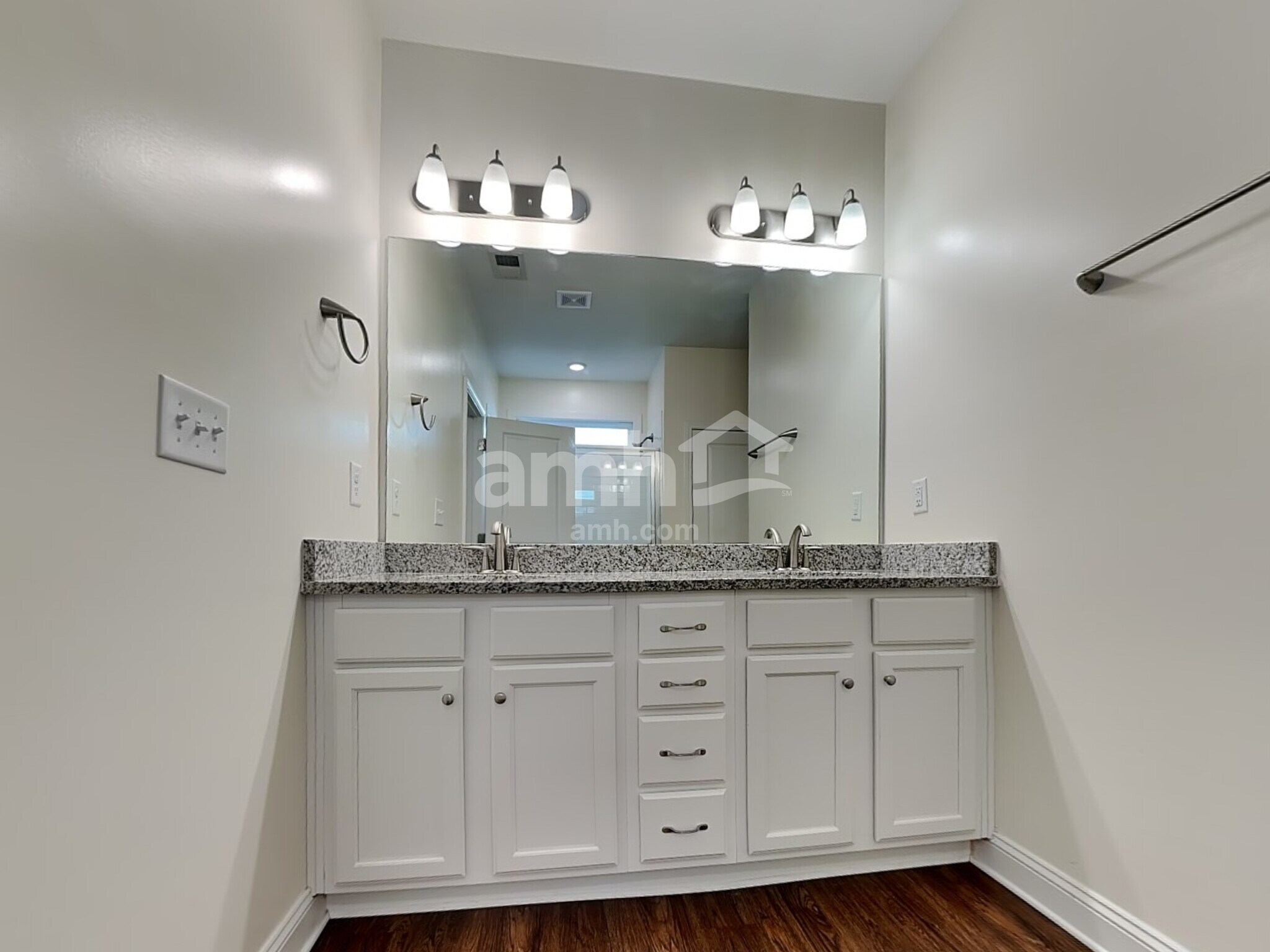 Building Photo - 3328 Okelly Dr