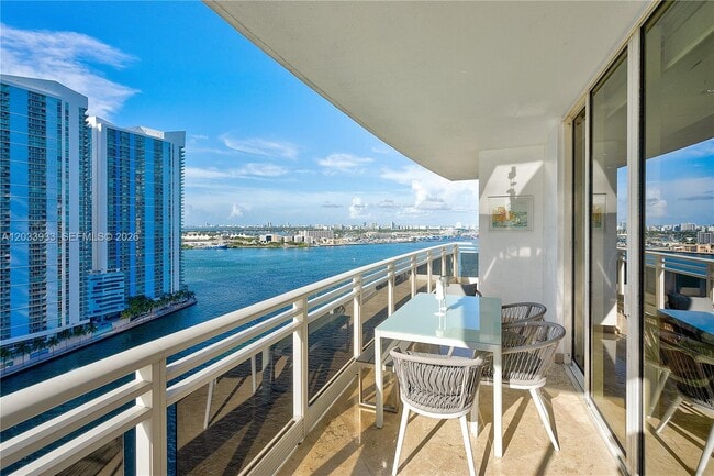 Building Photo - 901 Brickell Key Blvd
