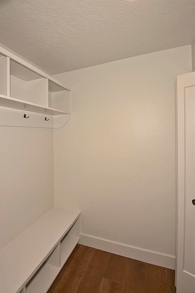 Building Photo - One of a Kind-3 Bedroom and 3 Bathroom Luxury Townhouse in Harris Ranch.