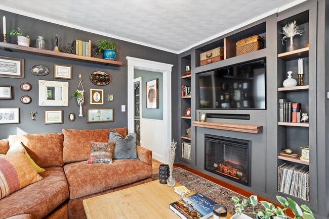 Building Photo - 36 Windsor St