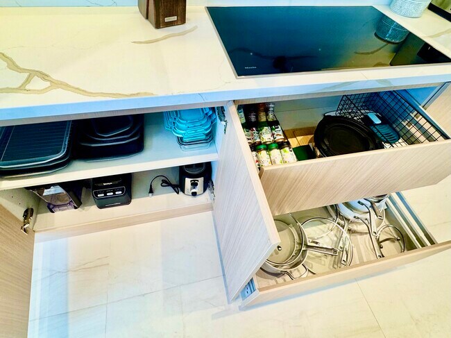 Building Photo - 2757 NE 34th St