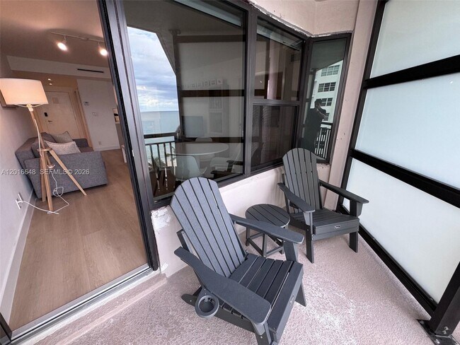 Building Photo - 3800 Galt Ocean Dr