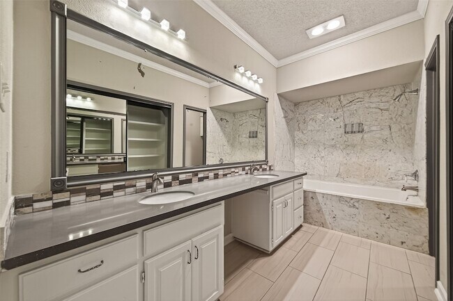 Building Photo - 4024 Breakwood Dr