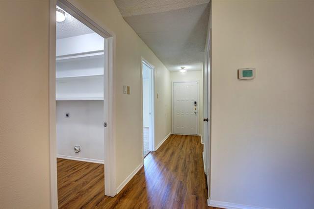 Building Photo - 1010 Kingston Dr