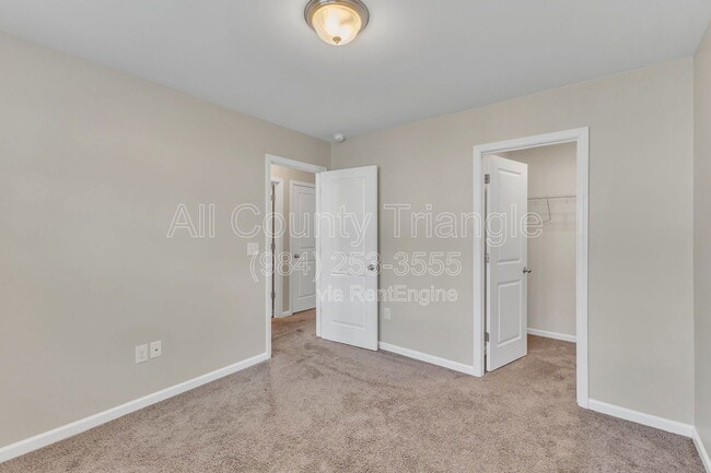 Building Photo - 1121 Latitude Dr