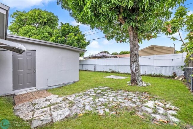Building Photo - 1351 NW 54th Ave