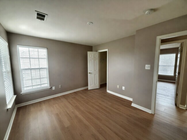 Building Photo - 15024 Burgandine Ave