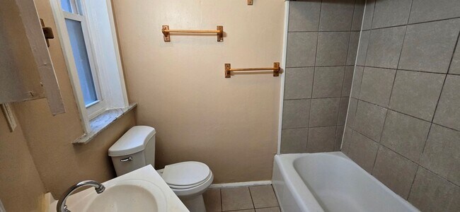 Building Photo - 4628 S Compton Ave