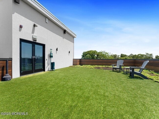 Building Photo - 27 3rd Ave